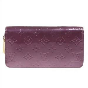 LOUIS VUITTON Monogram Vernis Patent Zippy Wallet